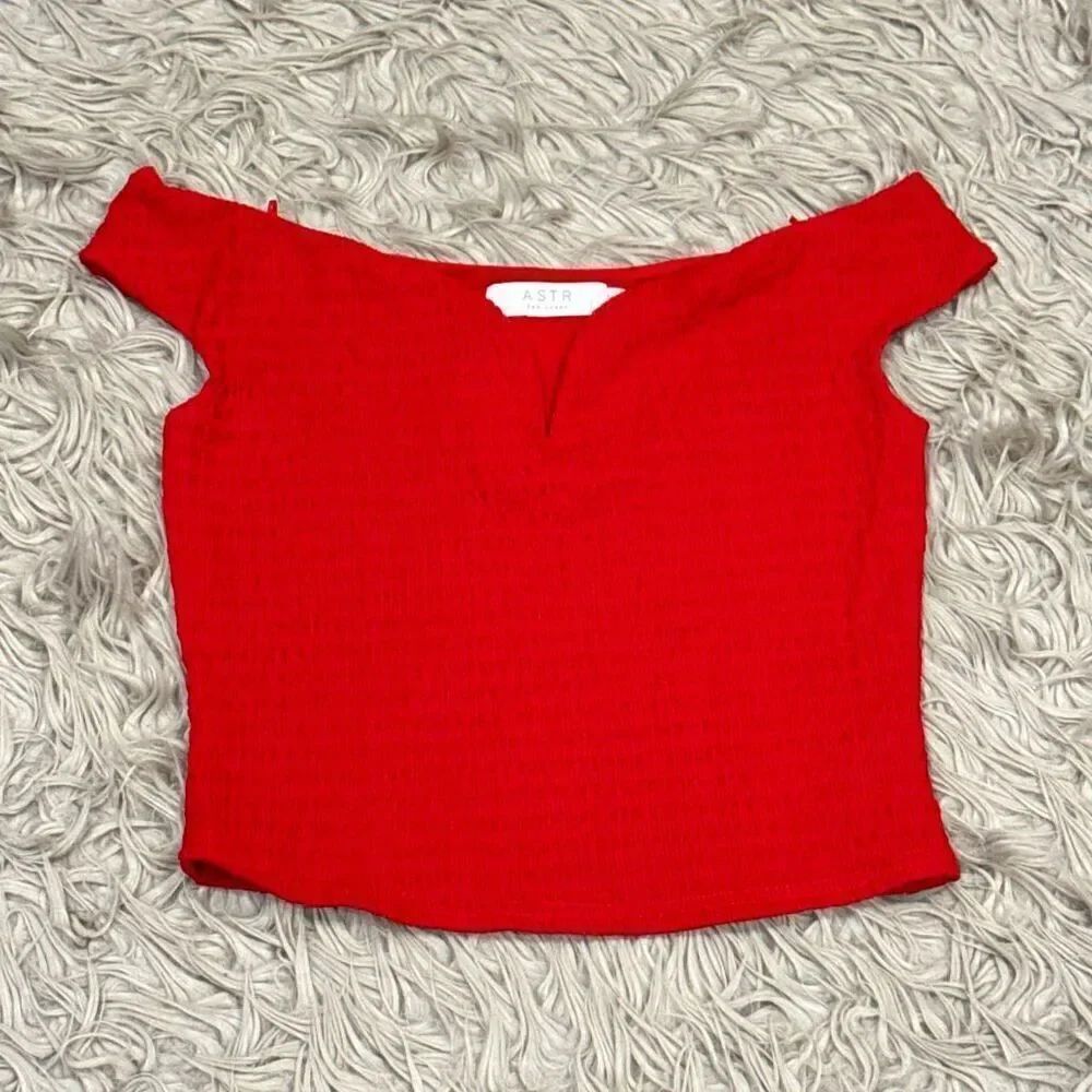 Astr the label red cropped blouse size medium
